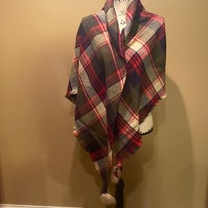 NWT‎ Grace & Lace Poncho Scarf